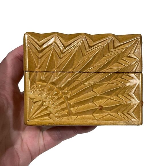 ROYAL TABULA Small Carved Wooden Box Wedding/Engagement Ring Bearer Ring Box - Picture 3 of 13